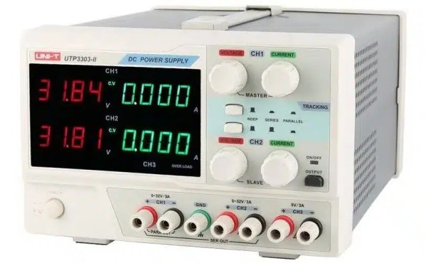 UNI-T UTP3303-II Fuente de poder conmutada de 3 canales